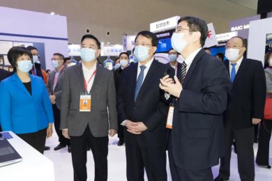 “三智”引领 龚正市长莅临上海电气上交会展台